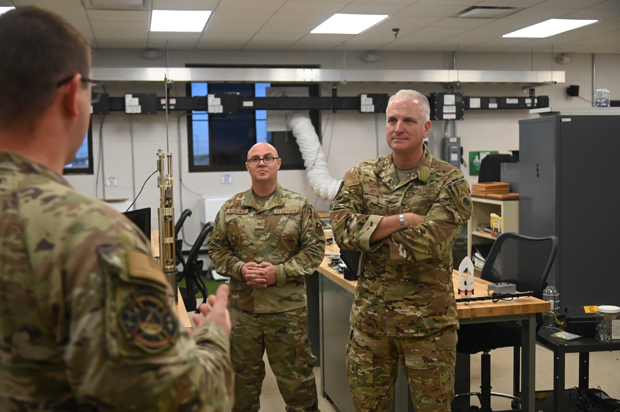 U.S. Air Force Col. Matthew Norton, the Director of Intelligence, Headquarters Air Education and Training Command, visits the 9S100 Special Instruments Training program at the Louis F. Garland Department of Defense Fire Academy, Goodfellow Air Force Base, Texas, Sept. 24, 2024. In addition to supporting AETC’s mission, the core mission of SPINSTRA instructors is to develop Airmen for the operational Air Force in competencies such as electronic principles, applied sciences, computer and network fundamentals, phenomenology and Intelligence, Surveillance and Reconnaissance fundamentals. (U.S. Air Force photo by Airman 1st Class James Salellas)