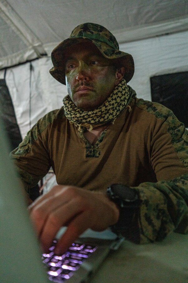 U.S. Navy Senior Chief Petty Officer Kevin Jurek, the Navy senior enlisted leader of Marine Rotational Force – Darwin 24.3, uses the Joint Operational Medicine Information Systems Medical Common Operating Picture as part of a mass casualty training event during Exercise Predator’s Run 24 at Mount Bundey Training Area, July 24, 2024. Exercise Predator’s Run 24 is a littoral-focused, multilateral training exercise led by the Australian’s Army 1st Brigade, involving the Australian Defence Force, the United Kingdom Commando Force, the Republic of the Philippines Army, the U.S. Marine Corps and the U.S. Navy. MedCOP is an interactive decision-support platform arming command surgeons and medical commanders with near real-time health surveillance and medical operations visibility to enable well-informed decisions. Jurek is a native of Oklahoma. (U.S. Marine Corps photo by Gunnery Sgt. Kassie McDole)