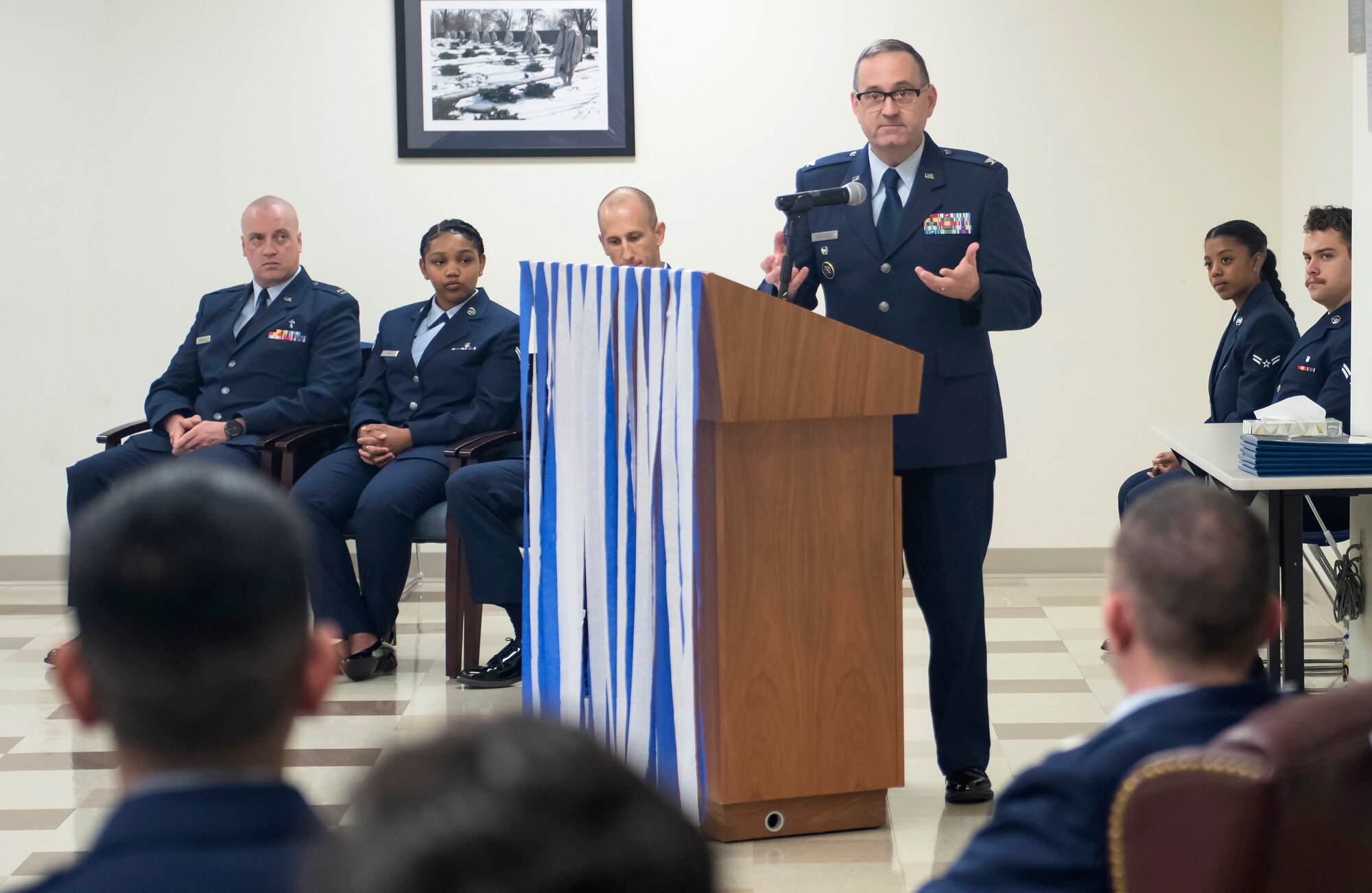 Colonel speaks to recent dental residence graduates