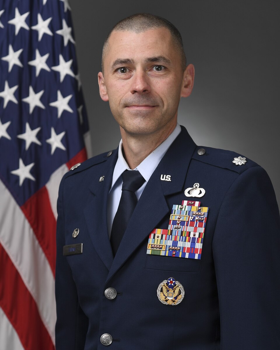 Photo of Lt. Col. Ewing