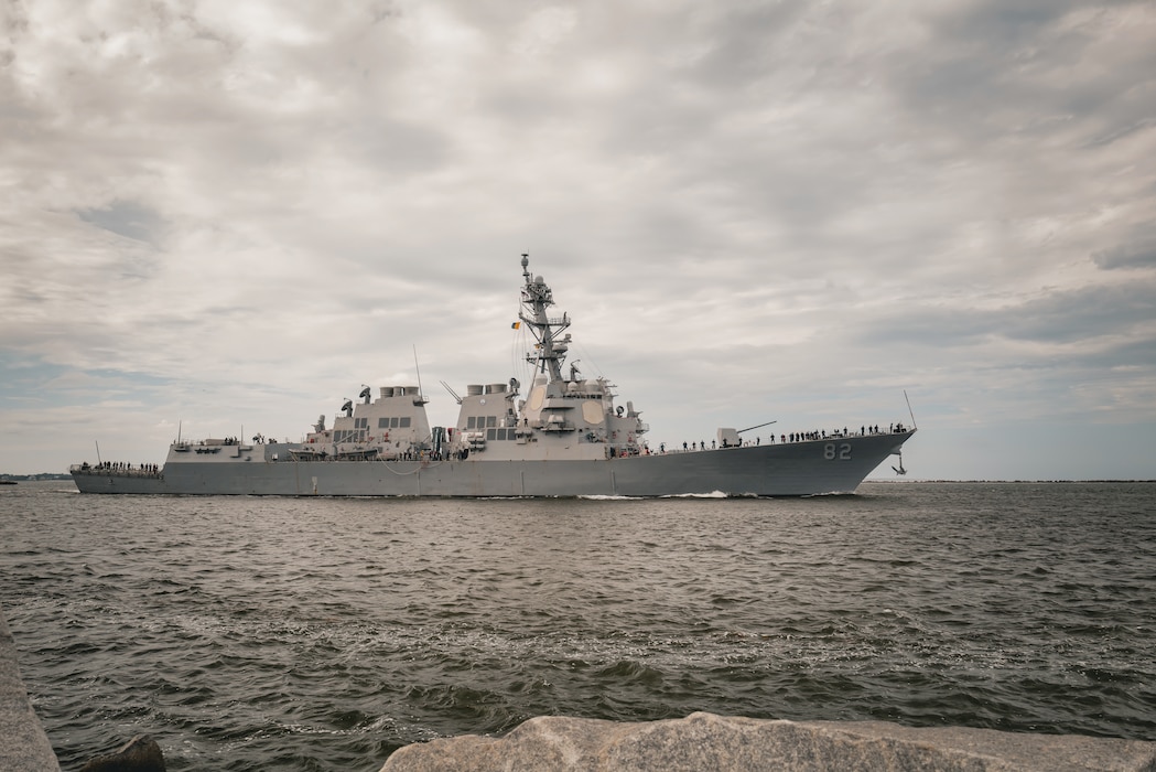 USS Lassen (DDG 82) departs Naval Station Mayport in preparation for Hurricane Milton.