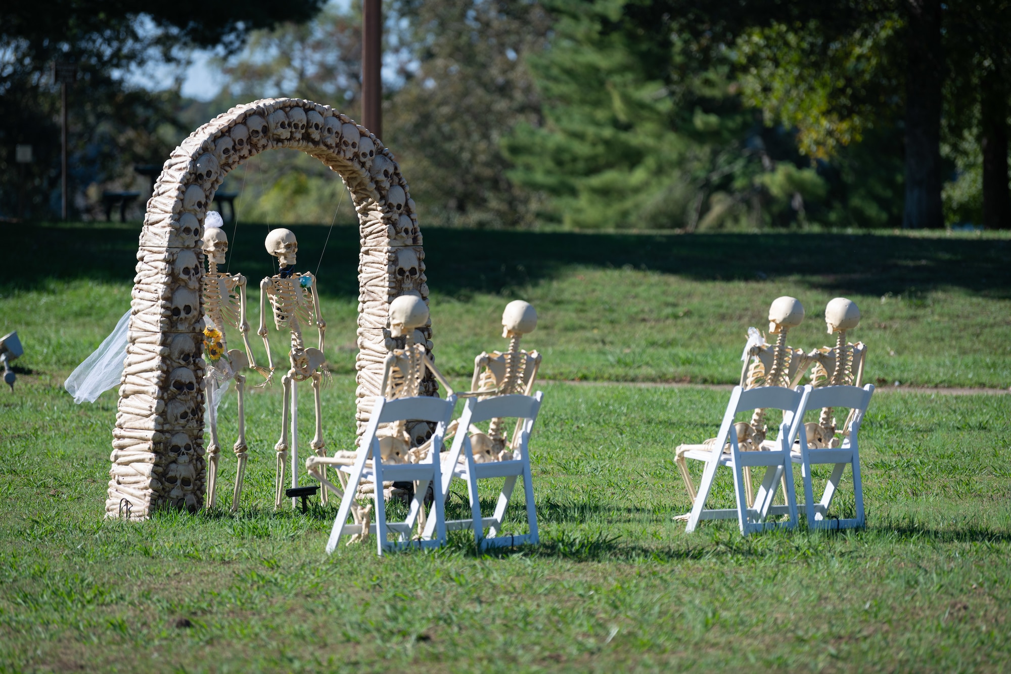 – Personnel with The Wingo Lakeside Lodge decorate the lawn with Halloween figurines in the spirit of the season at Arnold Air Force Base, Tenn., Oct. 8, 2024. A decoration lighting is planned for Oct. 10 at 6:30 p.m. (U.S. Air Force photo by Keith Thornburgh)