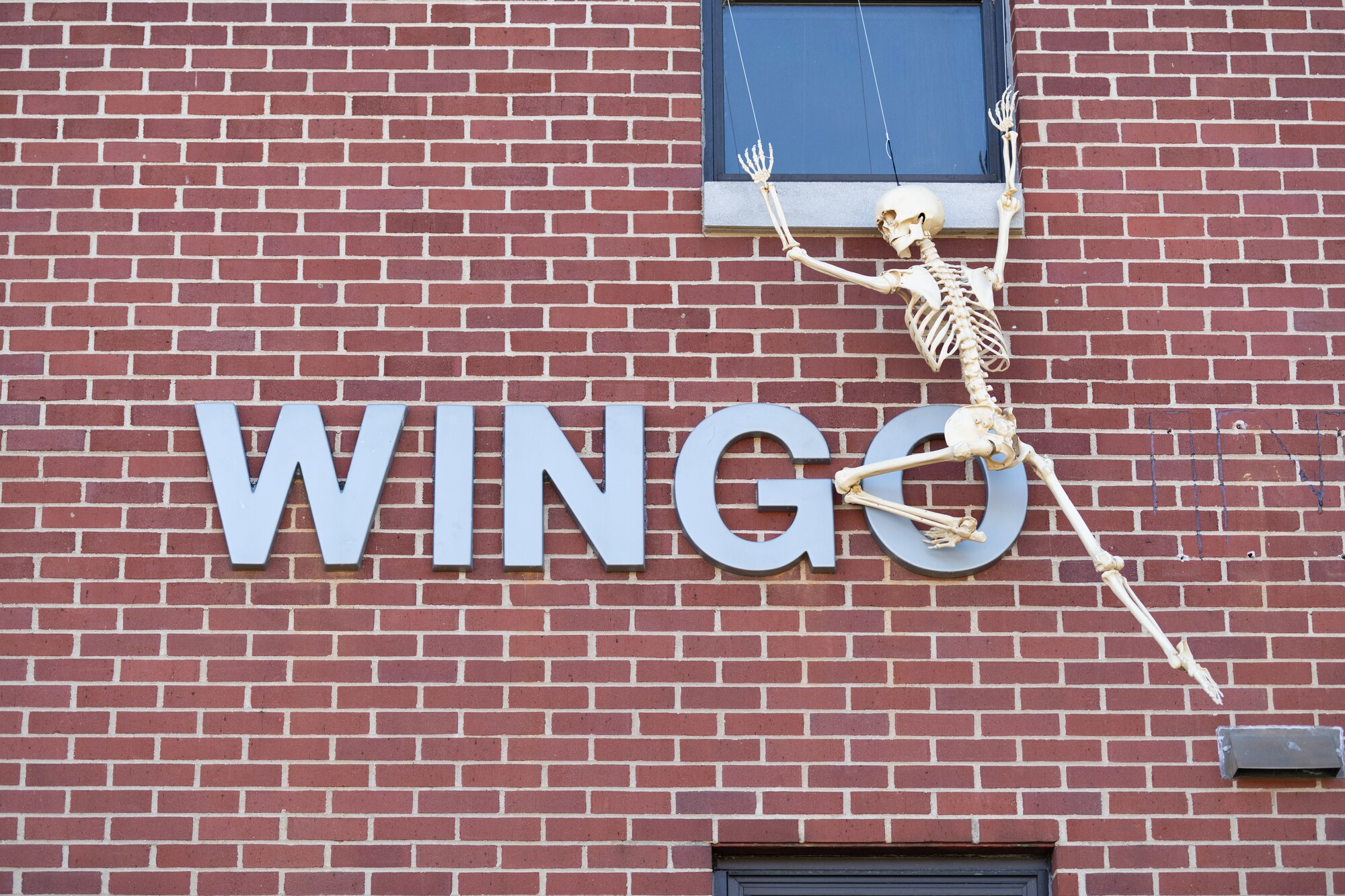 – Personnel with The Wingo Lakeside Lodge decorate the lawn with Halloween figurines in the spirit of the season at Arnold Air Force Base, Tenn., Oct. 8, 2024. A decoration lighting is planned for Oct. 10 at 6:30 p.m. (U.S. Air Force photo by Keith Thornburgh)
