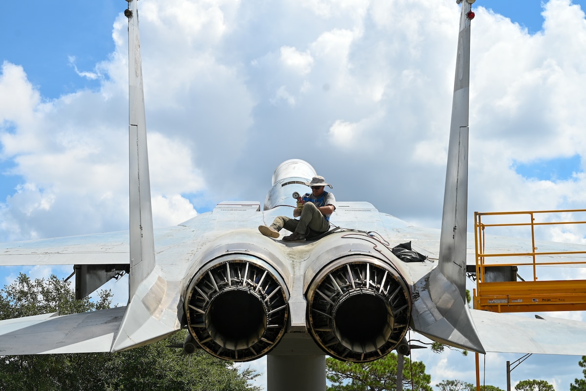 m*4様 GULLIVER200　F-15C　USAF　58FS　33FW F-15C USAF 33RD Fw 58TH die-cast model ezToys - Diecast Models and