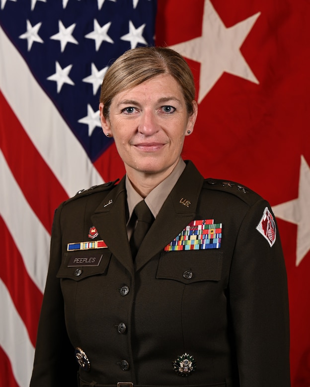 Photo of commanding general Kimberly A. Peeples