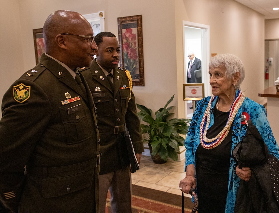 Prior to the Oct. 4 funeral services for Illinois Army National Guard Pfc. Harry Jerele, Company B, 192nd Tank Battalion, Maj. Gen. Rodney Boyd, The Adjutant General of Illinois and Commander of the Illinois National Guard, visits with Rosemarie Dillon, the 89-year-old niece, and Jerele’s primary next of kin.