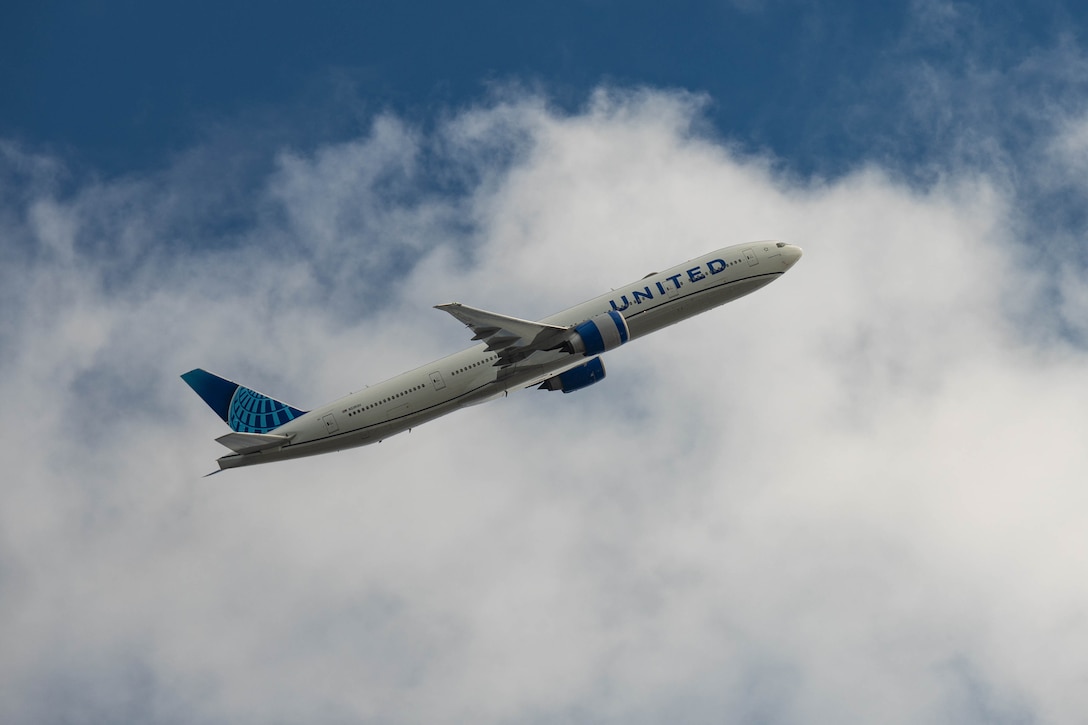 A United Airlines 777-300ER performs aerial maneuvers at the EXPO on the Marina Green during San Francisco Fleet Week 2024 in San Francisco, Oct. 13, 2024. SFFW, now in its 43rd iteration, is a time-honored sea service celebration that allows citizens of the Bay Area to witness today’s maritime capabilities firsthand. Nearly 2,500 Sailors, Marines, and Coast Guardsmen will showcase their capabilities and equipment, participate in various community service events, and enjoy the hospitality of the Bay Area during the event. (U.S. Marine Corps photo by Cpl. Bruin Largent)