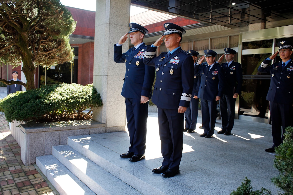 Chief of Staff of the Air Force Gen. David Allvin meets with Gen. Lee Young-su, Republic of Korea Air Force Chief of Staff, in Gyeryongdae, South Korea, Oct. 17, 2024.