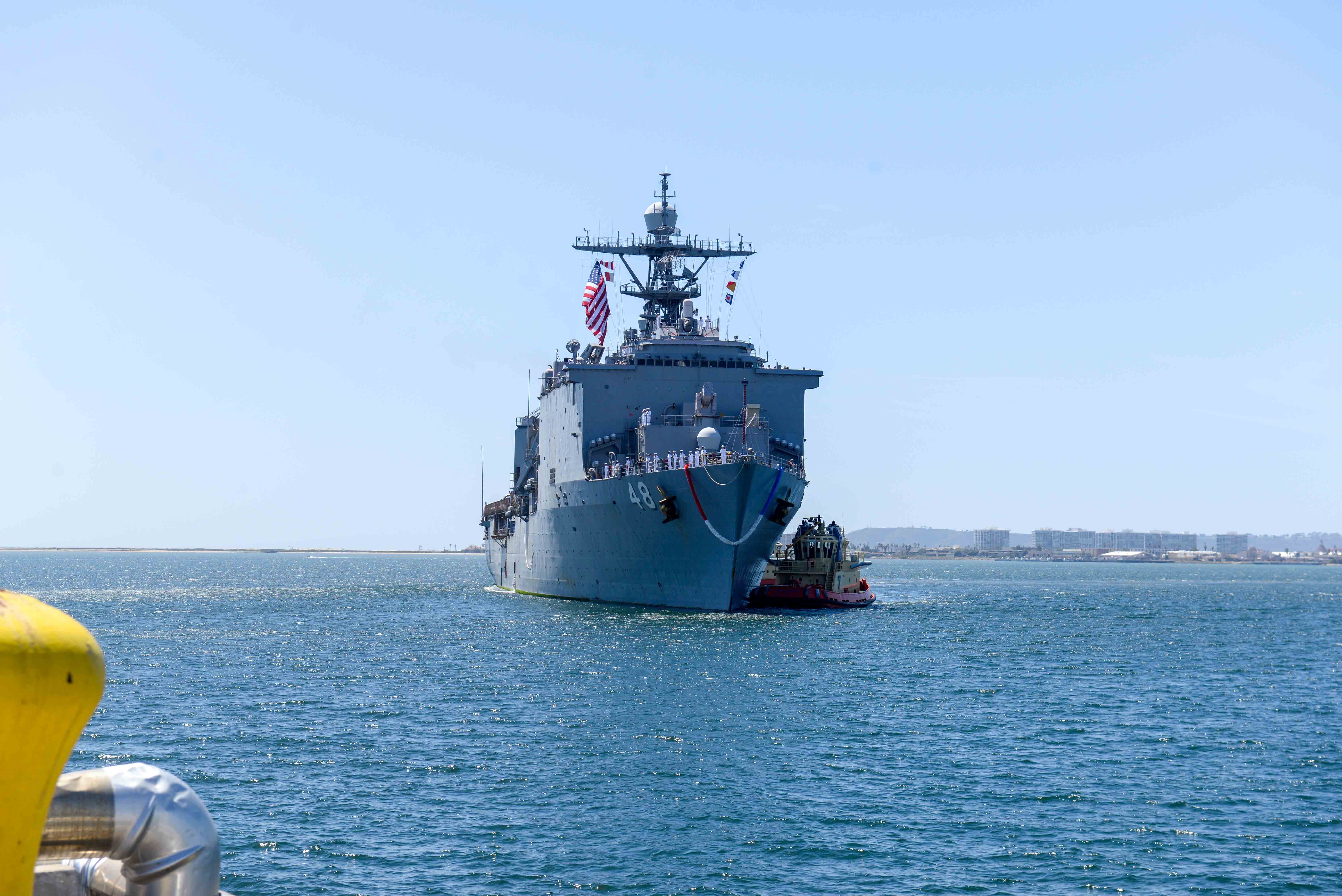 USS Ashland (LSD 48)   
US Navy
LSD 48