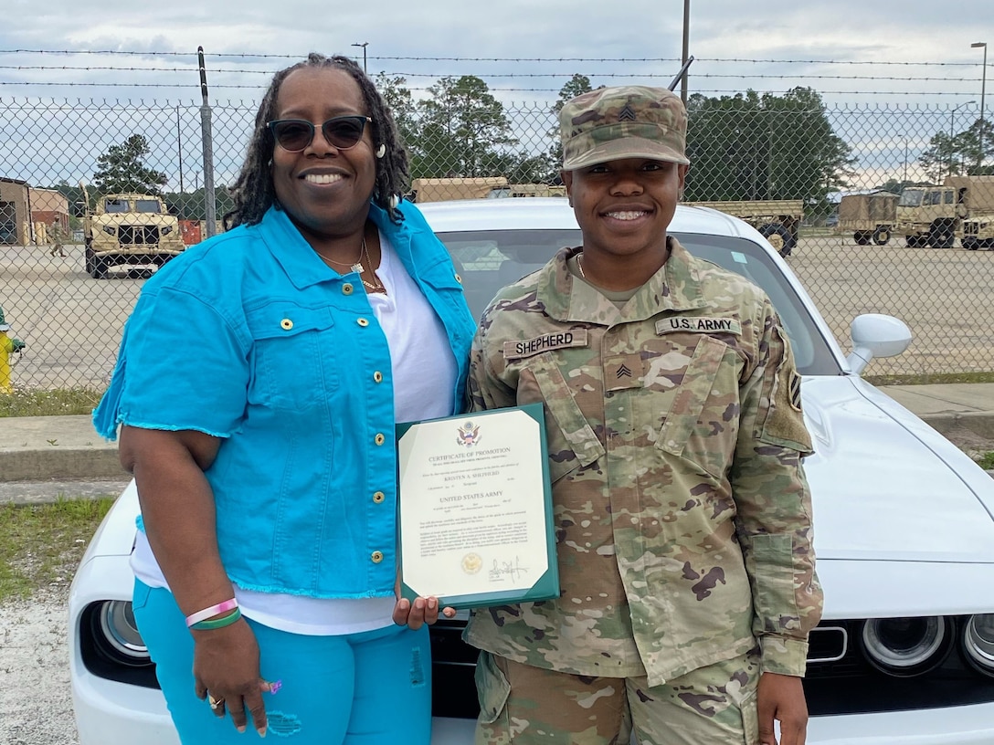Sgt Kristen Shepherd with her mother