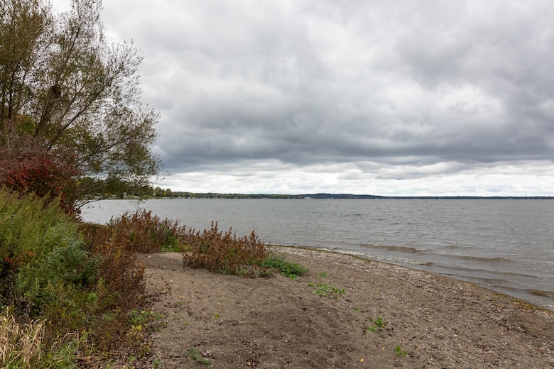 A wide-angle picture of a lake shore.