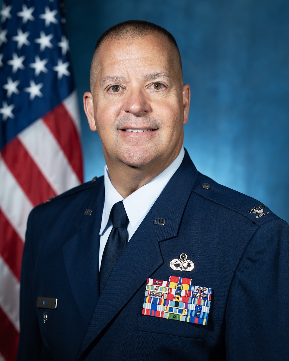 Col James Wall bio photo. (U.S. Air Force photo by Jim Varhegyi).