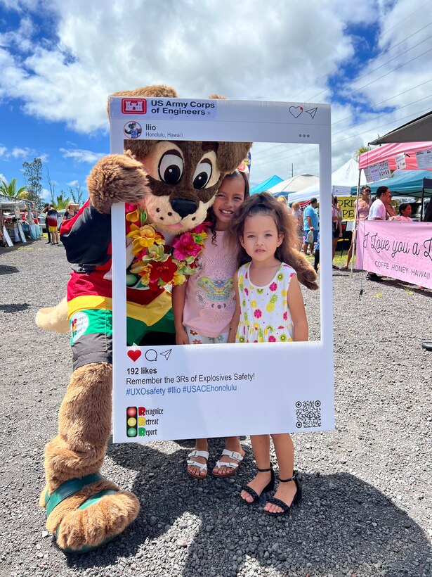 The Honolulu District Formerly Used Defense Site team hosted a 3Rs outreach and training event September 8, 2024 at the Popoki Farmer’s market where they engaged over 200 members of the community, offering Explosives Safety to many who were not familiar with the 3Rs or the historic land use of the area. The team provided residents, gardening gloves with the 3Rs message to remind them of the potential hazard when digging within the area.