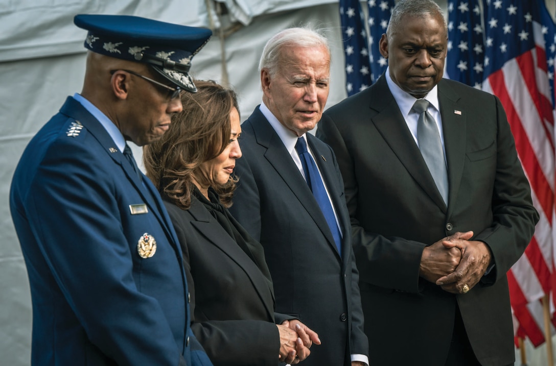 President Joe Biden, Vice President Kamala Harris, Secretary of Defense Lloyd J. Austin III, and Chairman of the Joint Chiefs of Staff CQ Brown, Jr.,
lay wreath honoring 184 lives lost at Pentagon