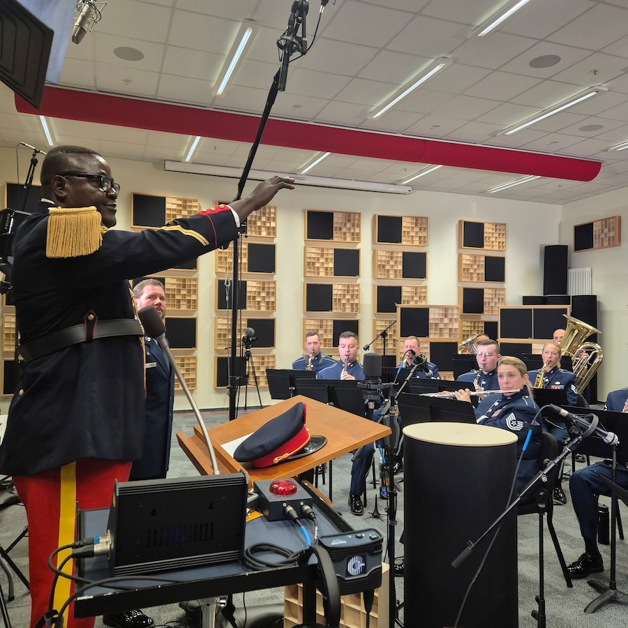 Congo conductor and USAFE Band