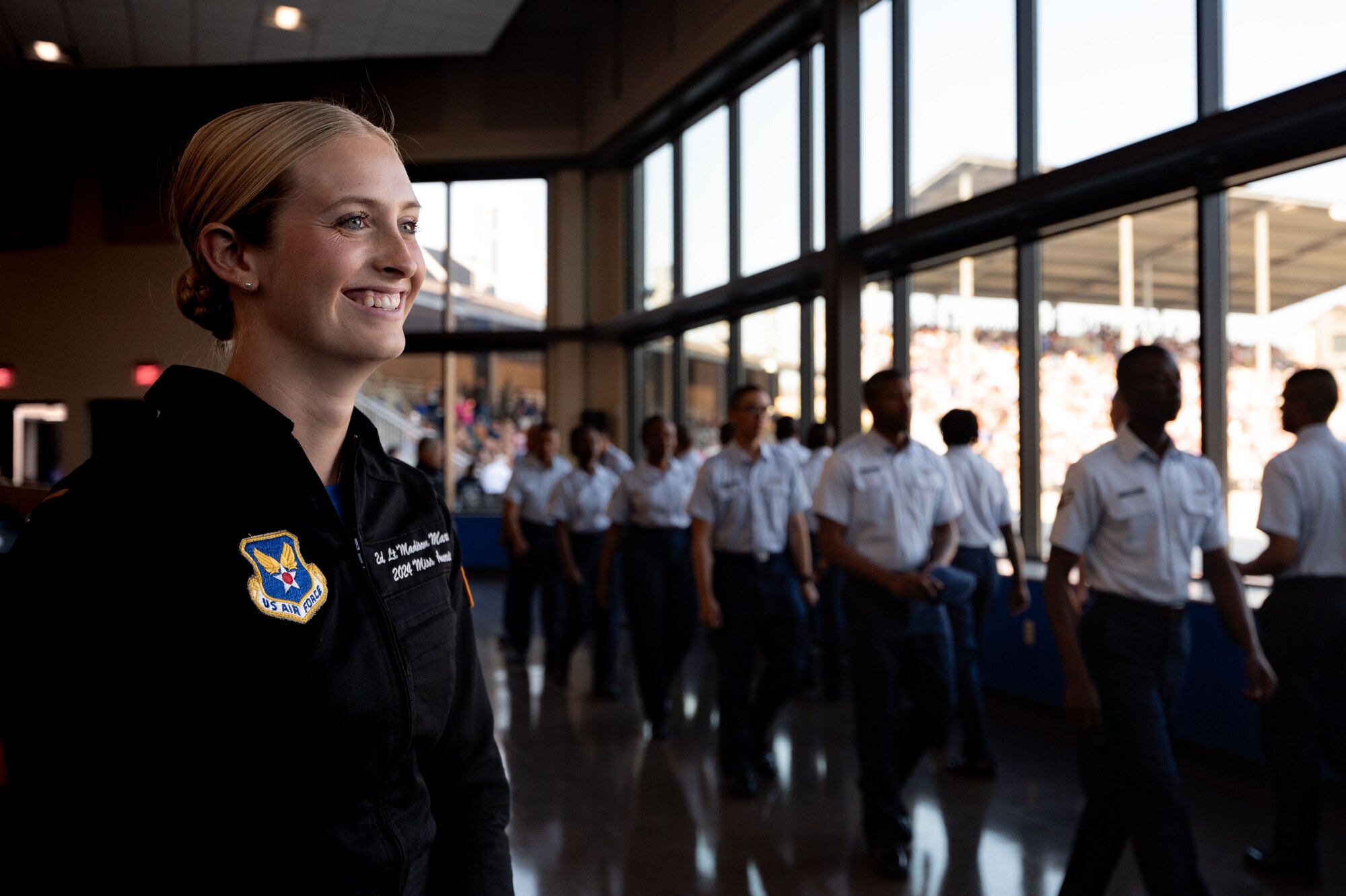 Miss America congratulates Air Force’s newest naturalized citizens > Air Education and Training Command > Article Display
