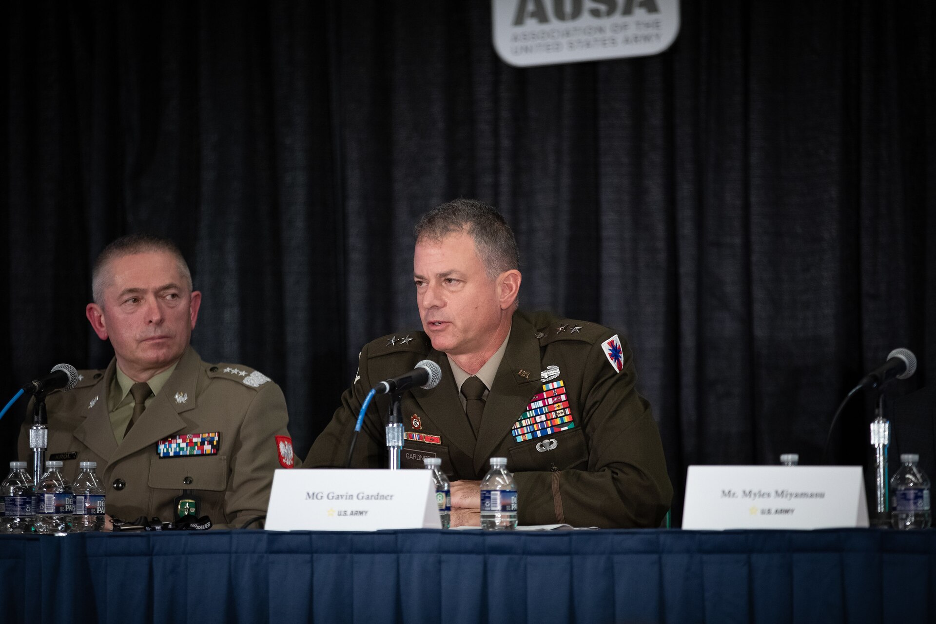 Top Army leaders discuss building combat-ready reserve forces in rapidly changing threat environment