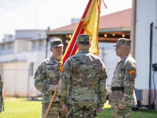 210th Regional Support Group welcomes new commander in change of command ceremony