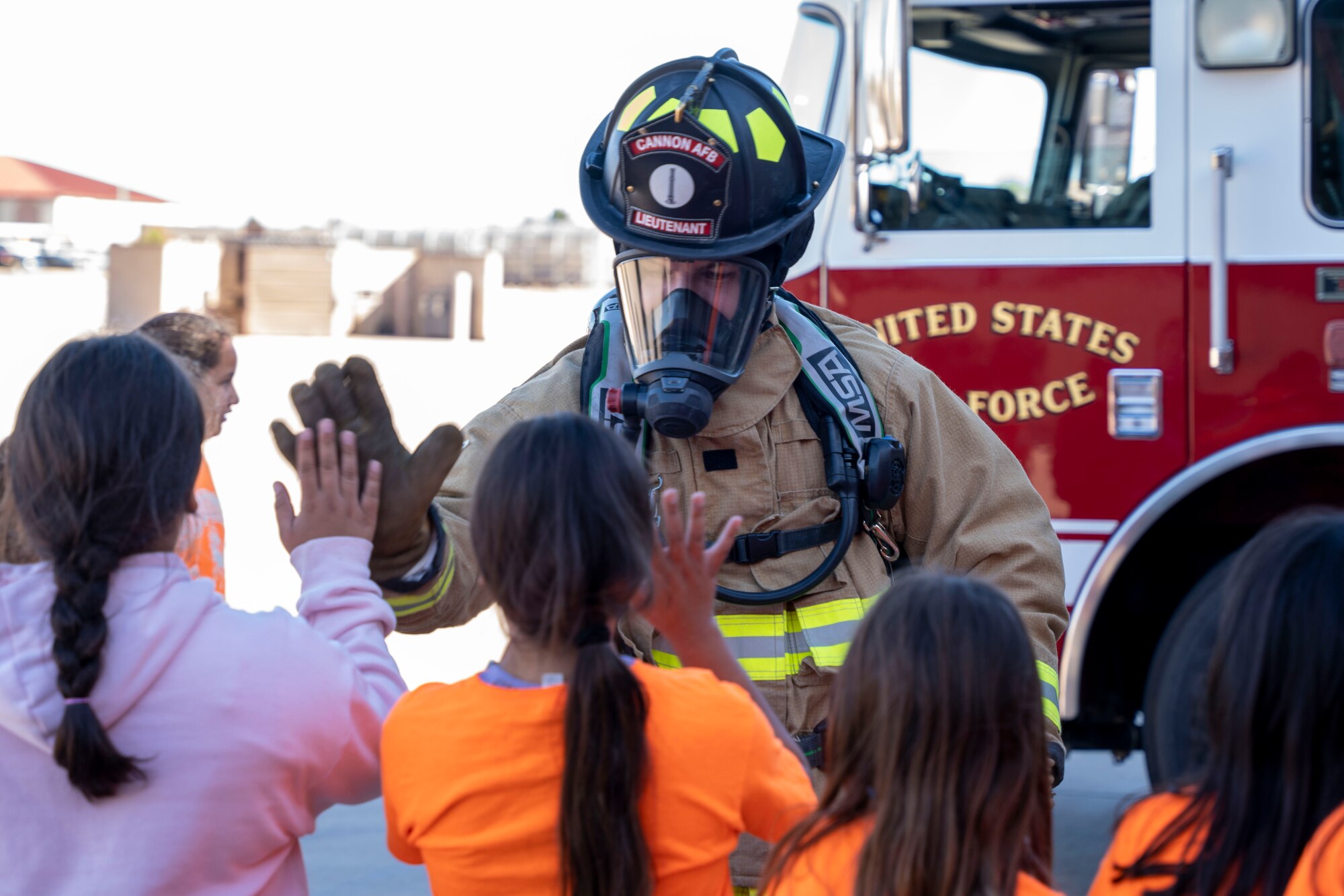 Bovina Elementary School students tour Cannon