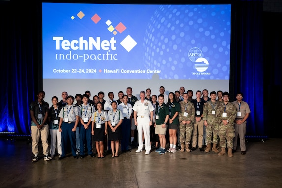 Adm. Samuel J. Paparo, commander of U.S. Indo-Pacific Command, joins local ROTC and JROTC members for a group photo at AFCEA’s TechNet Indo-Pacific in Honolulu, Oct. 24, 2024.