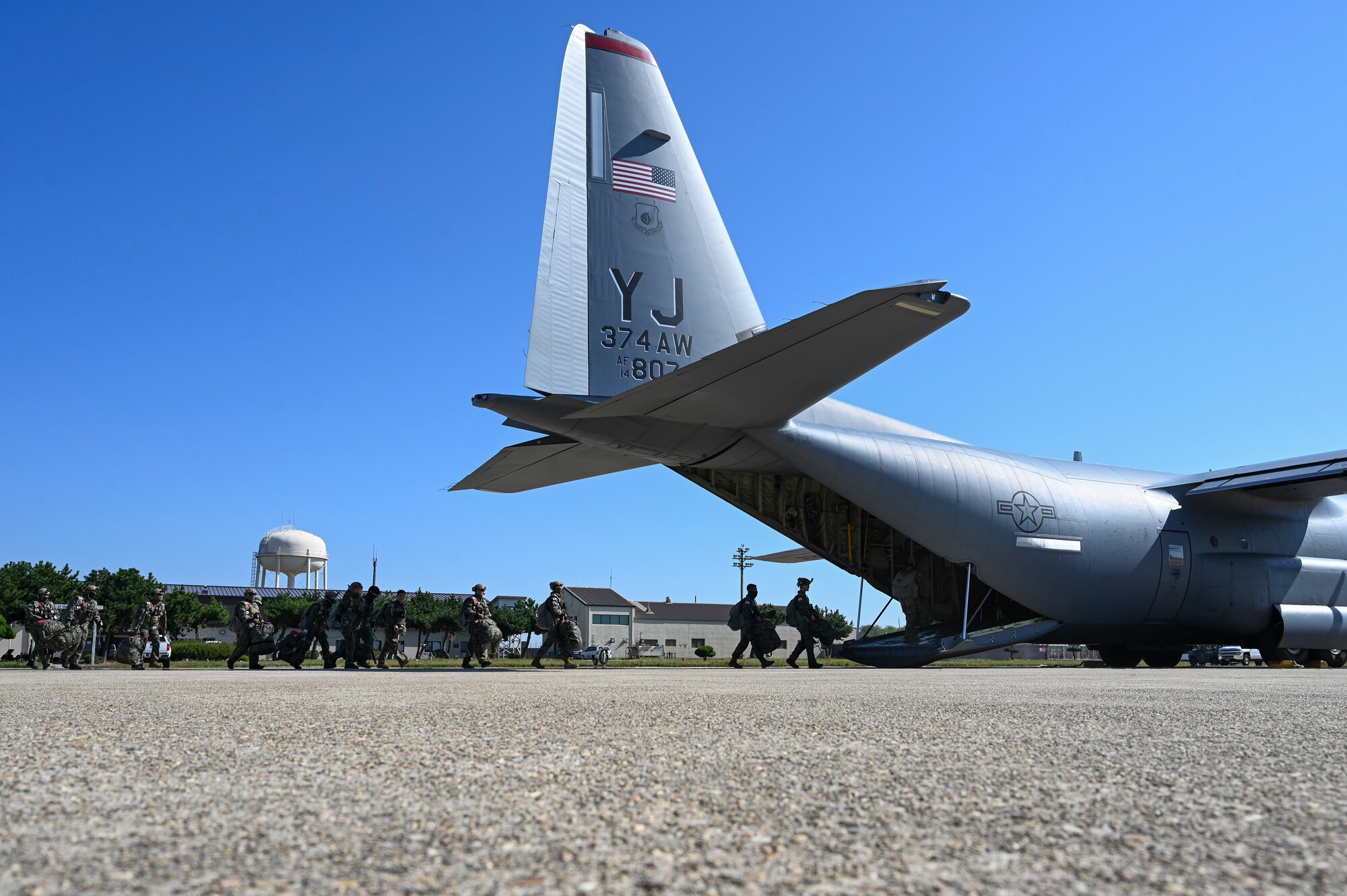 Republic of Korea Special Warfare Command Soldiers from the 1st Special Forces Brigade board on a C-130J Super Hercules assigned to the 36th Airlift Squadron at Kunsan Air Base, Republic of Korea.