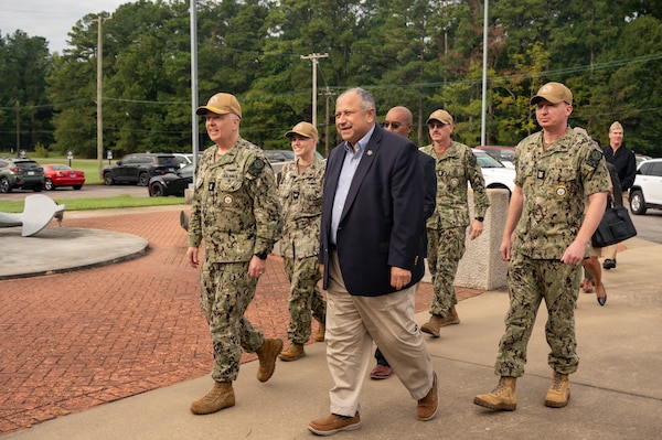 SECNAV Carlos Del Toro visits Navy Recruiting Command.