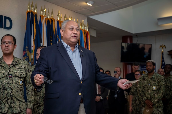 SECNAV Carlos Del Toro visits Navy Recruiting Command.