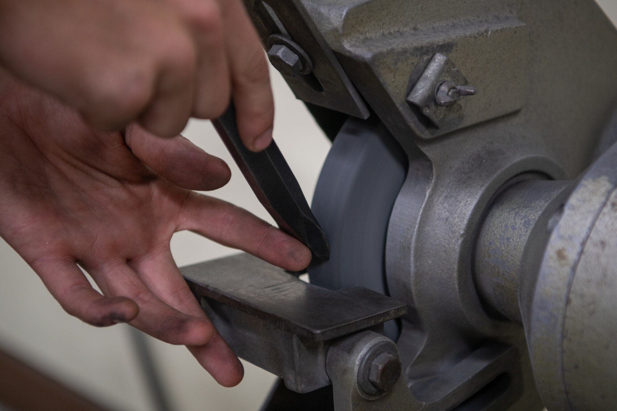 deburring a chisel