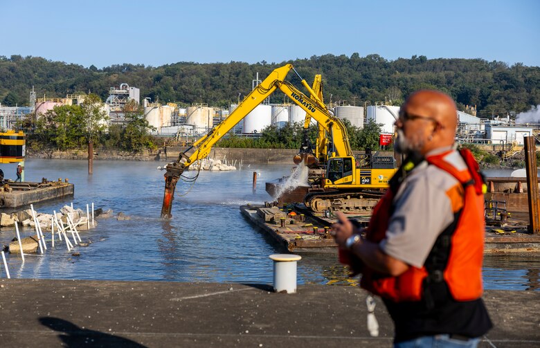 The U.S. Army Corps of Engineers Pittsburgh District opened a 100-foot-wide navigation channel for commercial vessels through the center of the dam at Monongahela River Locks and Dam 3 near Elizabeth, Pennsylvania, Thursday, Sept. 5.