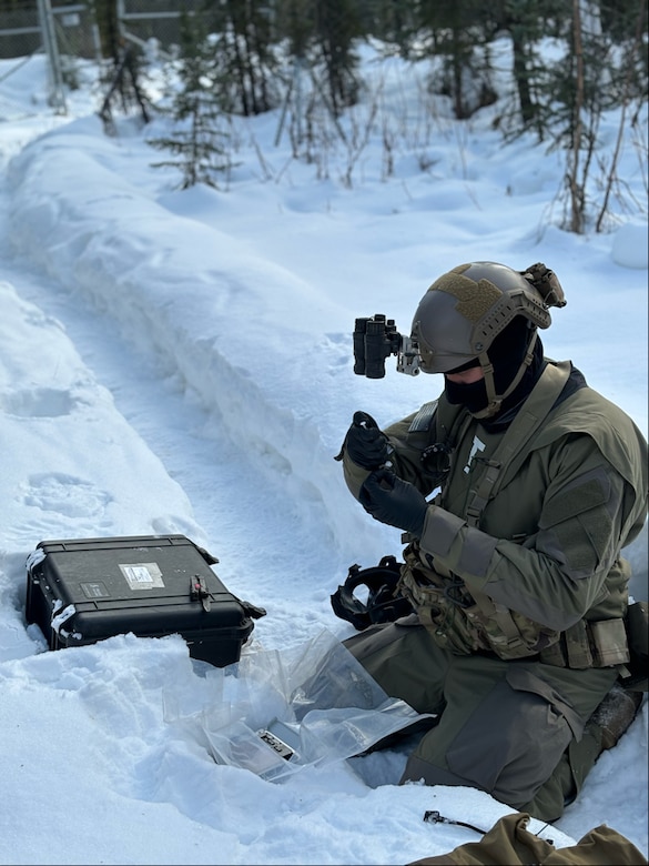 Soldiers from the 82d Chemical Reconnaissance Detachment analyze biological agents "discovered" during a three-day, multi-agency exercise that took place at ERDC’s Permafrost Tunnel Research Facility in Fox, Alaska. One of the main objectives of the exercise was to help Soldiers familiarize themselves with Far-Forward Advanced Sequencing Technology (F-FAST), which was developed by DTRA and U.S. Army DEVCOM to quickly detect, analyze and sequence biological agents while still in the field.
