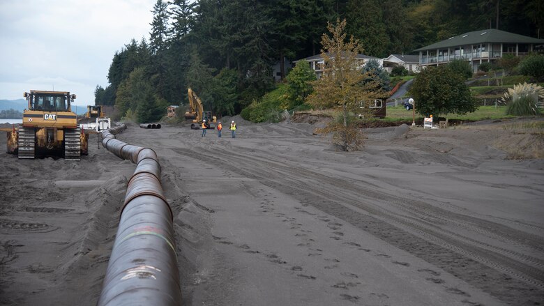 Corps places dredged material at Cape Horn, Wash.