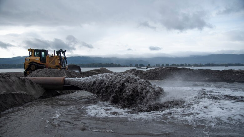 Corps places dredged material at Cape Horn, Wash.