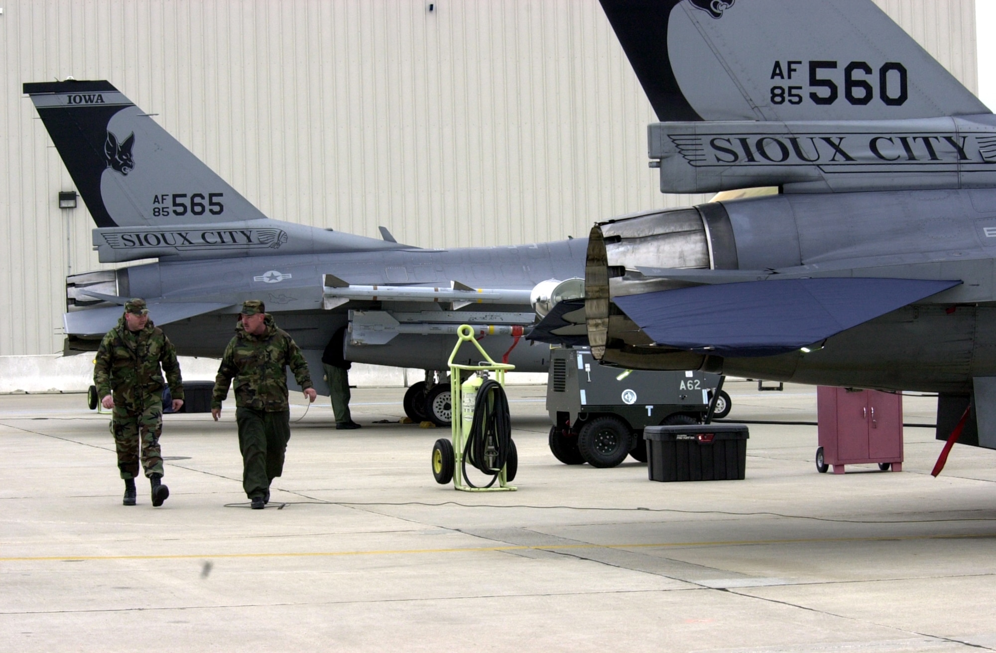F-16