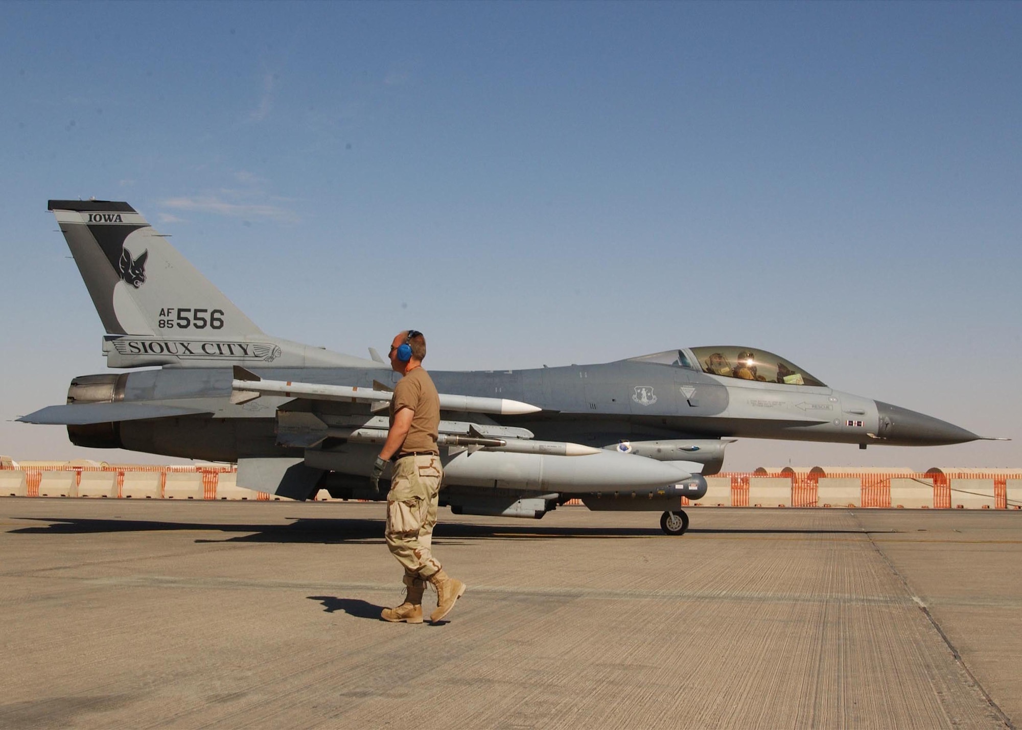 F-16