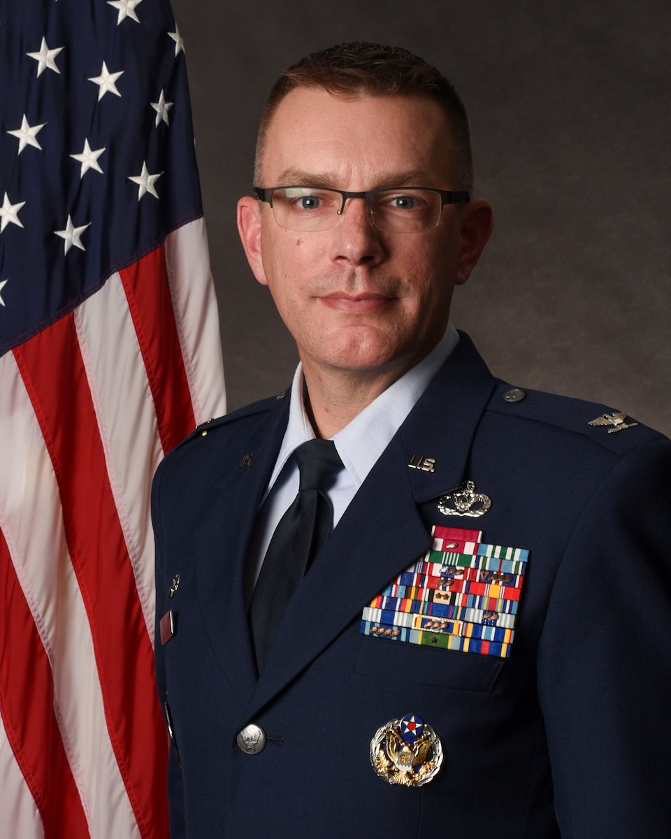 Colonel Kevin L. Brown bio photo.
