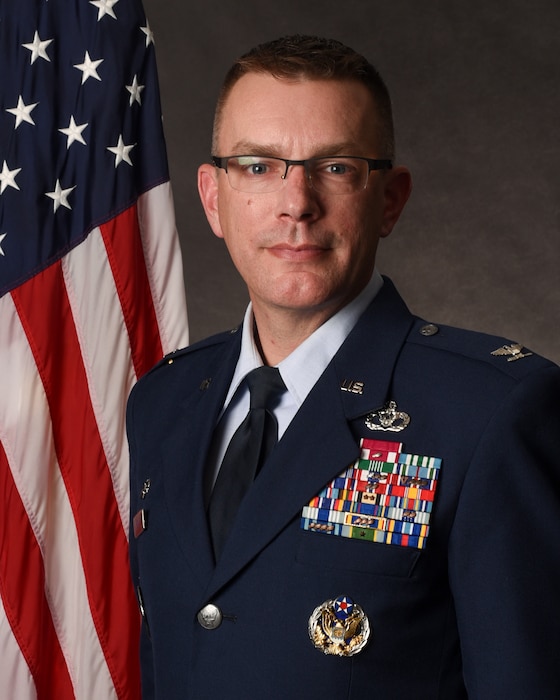Colonel Kevin L. Brown bio photo.
