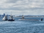 USS Hawaii (SSN 776) departs HMAS Stirling.