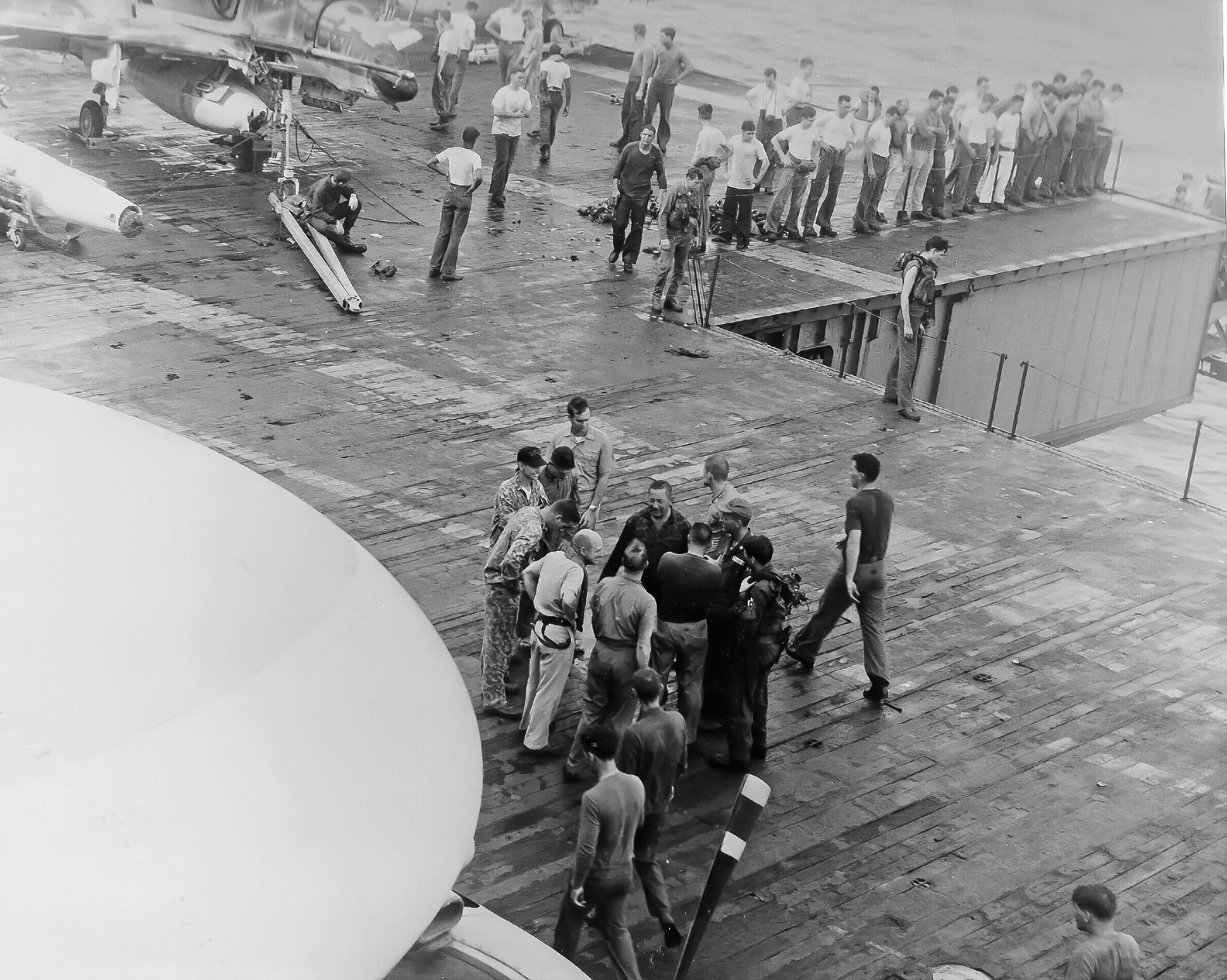 F-8 Crusader, Vietnam 1963-73 > Naval Aviation News Magazine