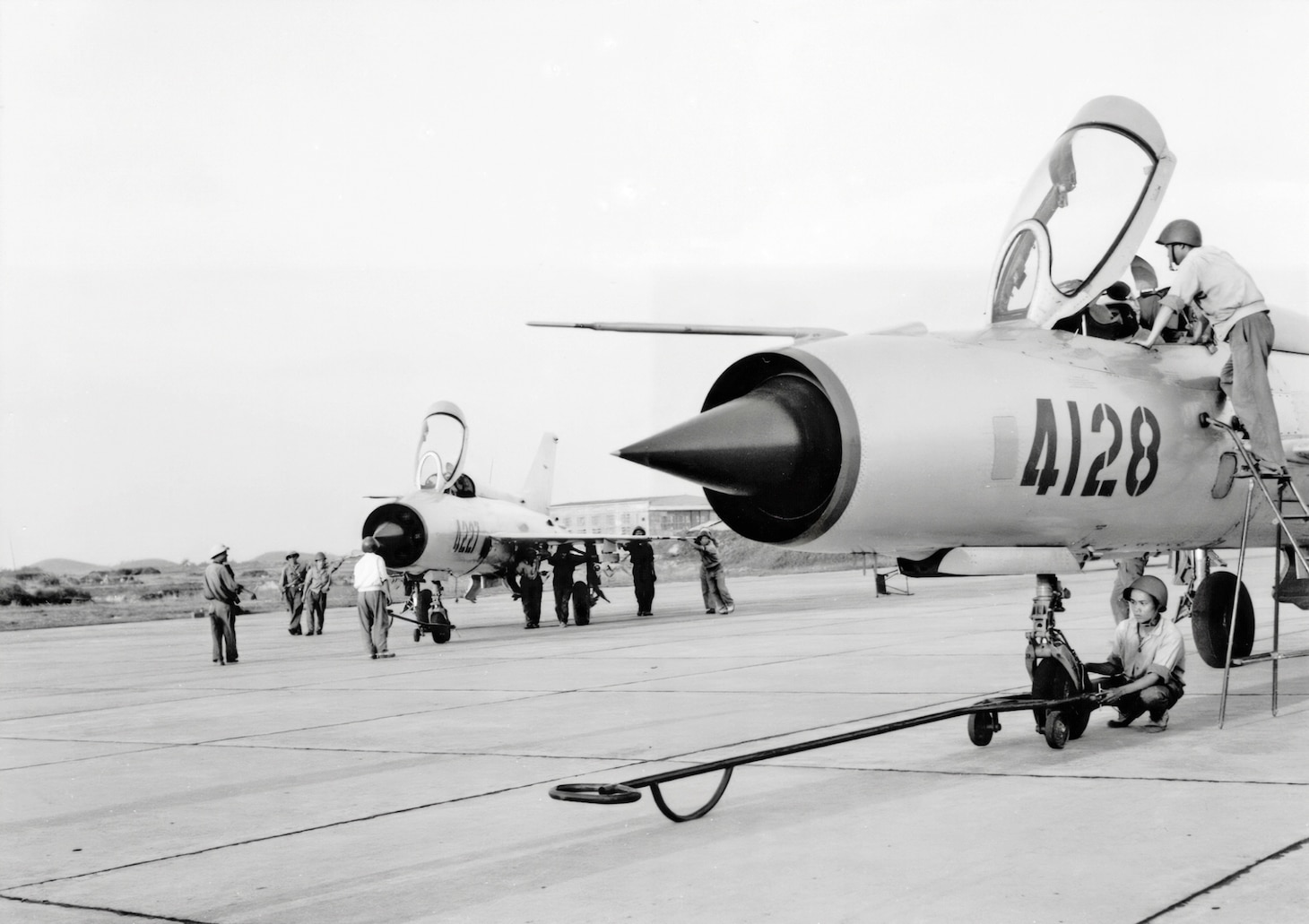 MiG-21PFL, a Fishbed D (the NATO code name) was flown by Minh’s section leader Capt. Pham Thanh Ngan on Oct. 9, 1966, when he and his wingman attacked two Fighter Squadron (VF) 154 F-4Bs from the USS Coral Sea. Ngan shot down one Phantom, while Minh was soon shot down by Cmdr. Dick Bellinger, commanding officer of VF-162.