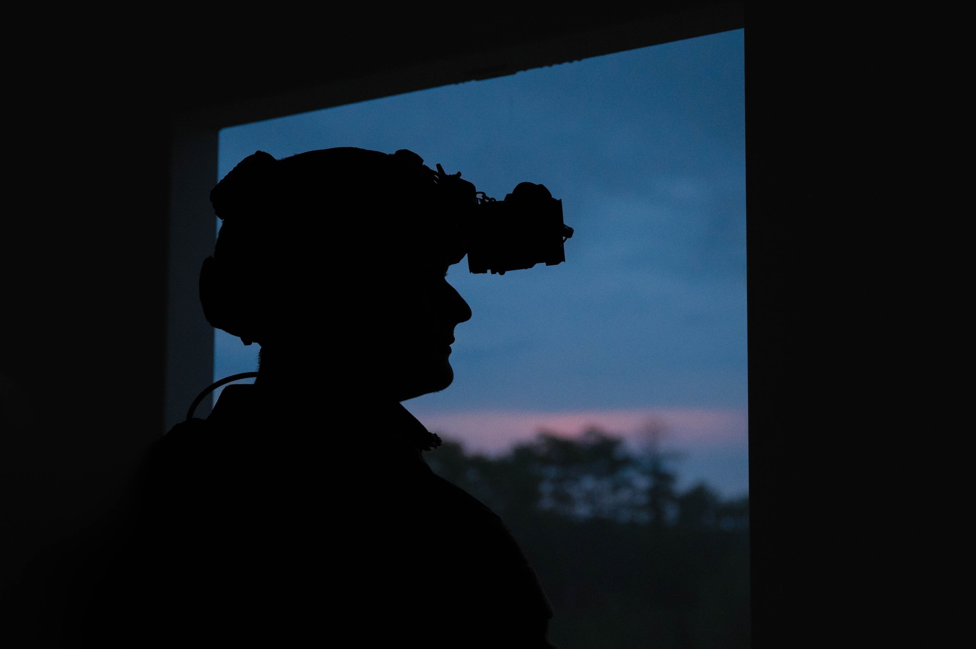 A member of the United Kingdom military participates in a live fire training during Exercise Emerald Warrior Spiral at the Eglin Range near Hurlburt Field, Florida, Sep. 3, 2024.