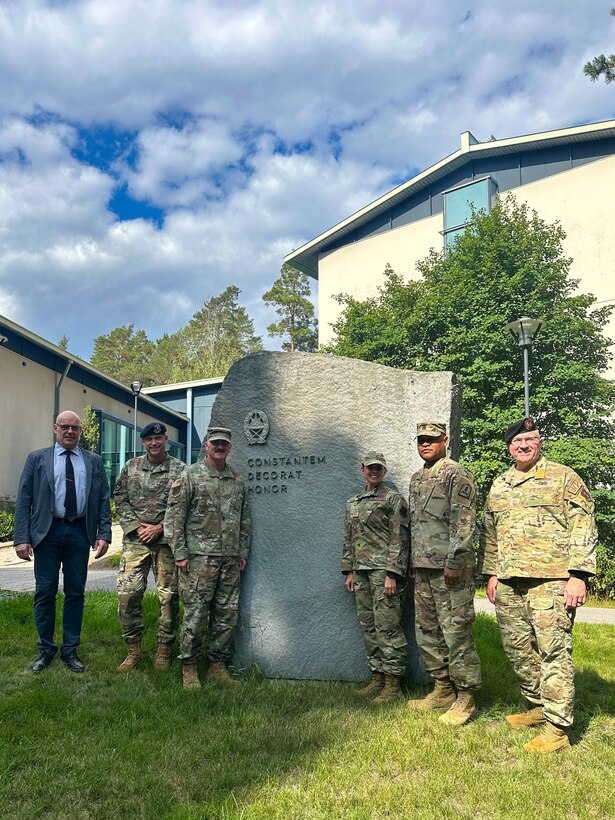 VNG senior enlisted leaders meet with Finnish counterparts