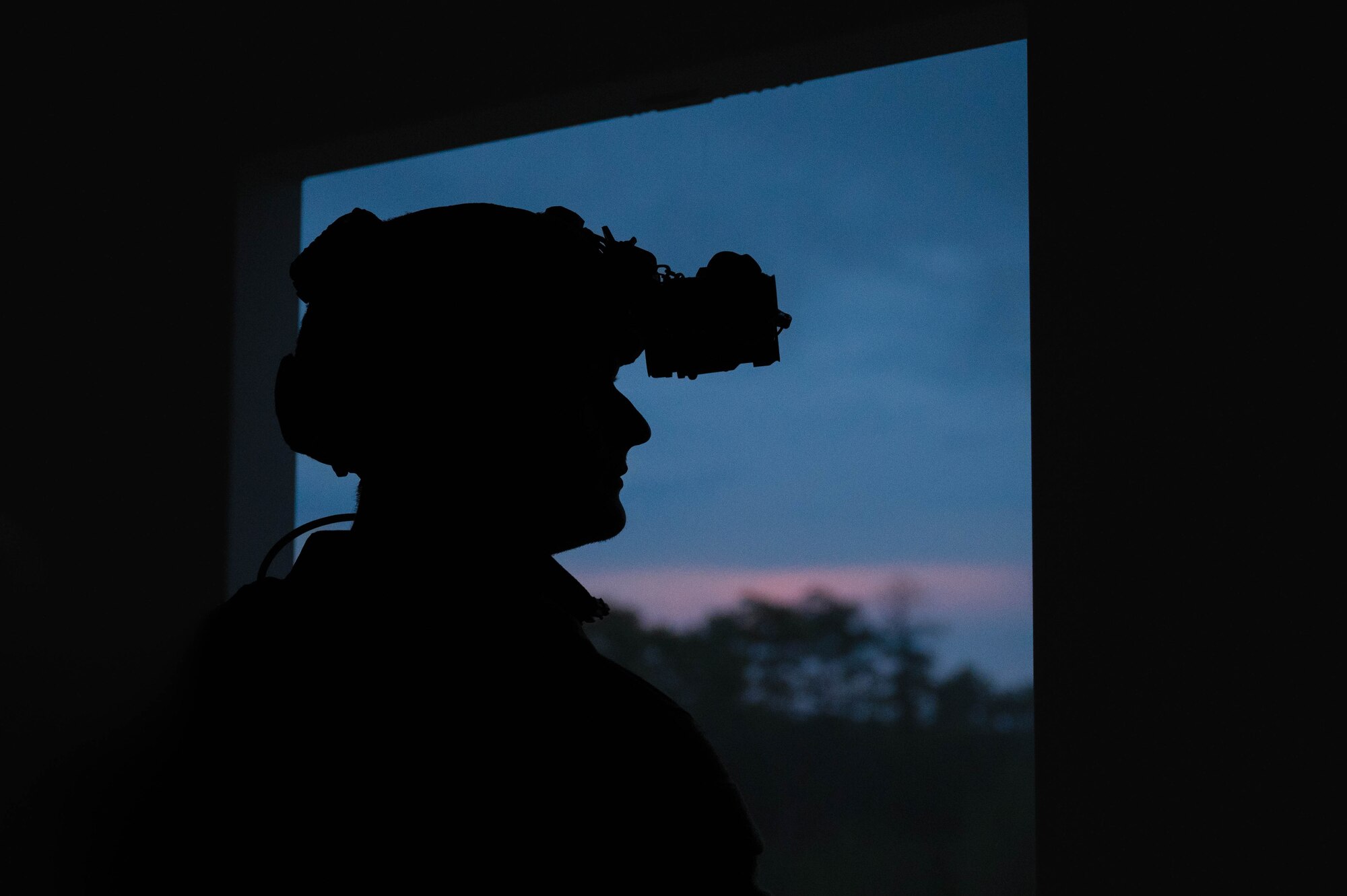 A member of the United Kingdom military participates in a live fire training during Exercise Emerald Warrior Spiral at the Eglin Range near Hurlburt Field, Florida, Sep. 3, 2024.