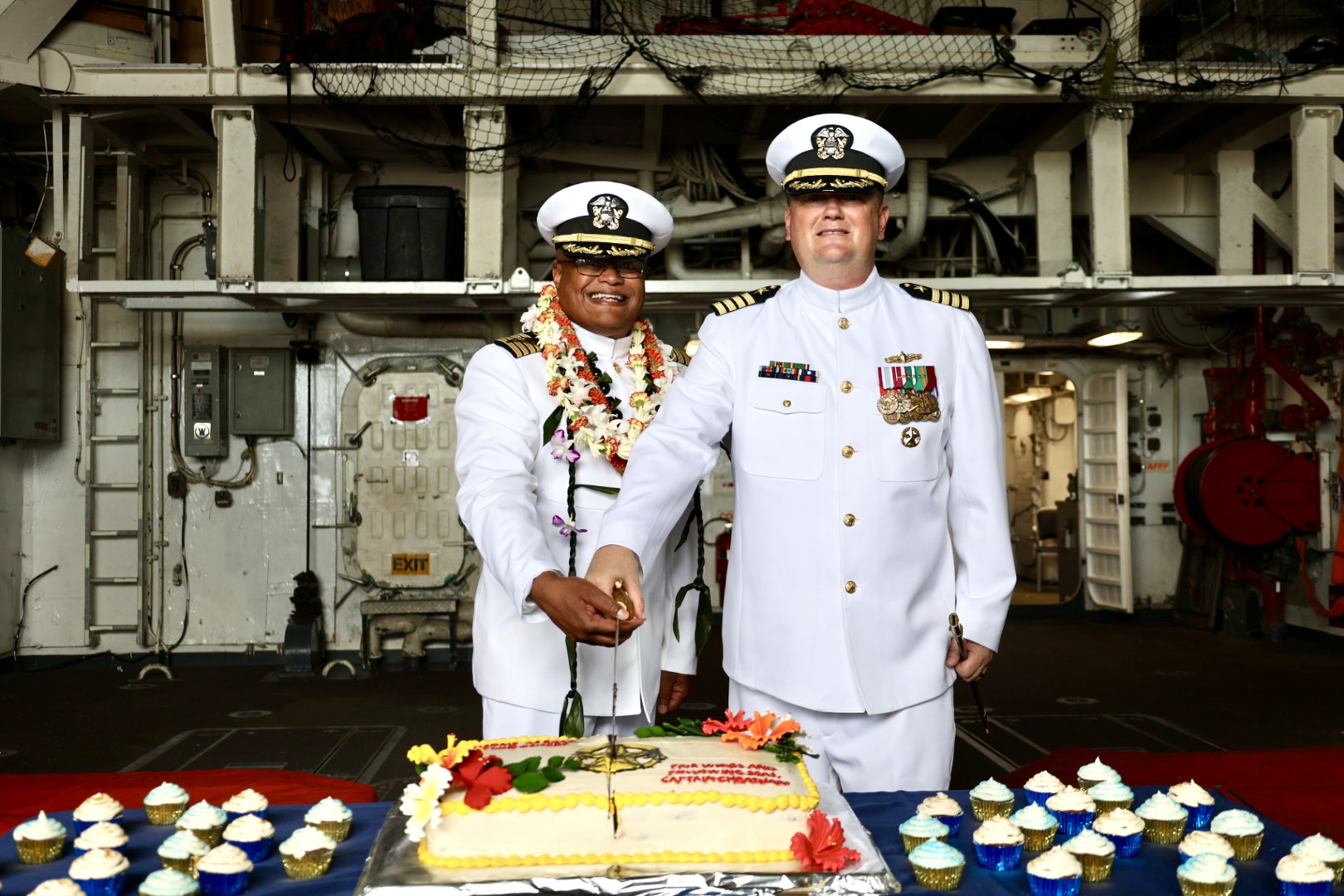 【★非常レア★米軍放出品】USS CG67 SHILOH船マーク付きブランケット USS Shiloh departs Yokosuka, Japan after 17 years of forward