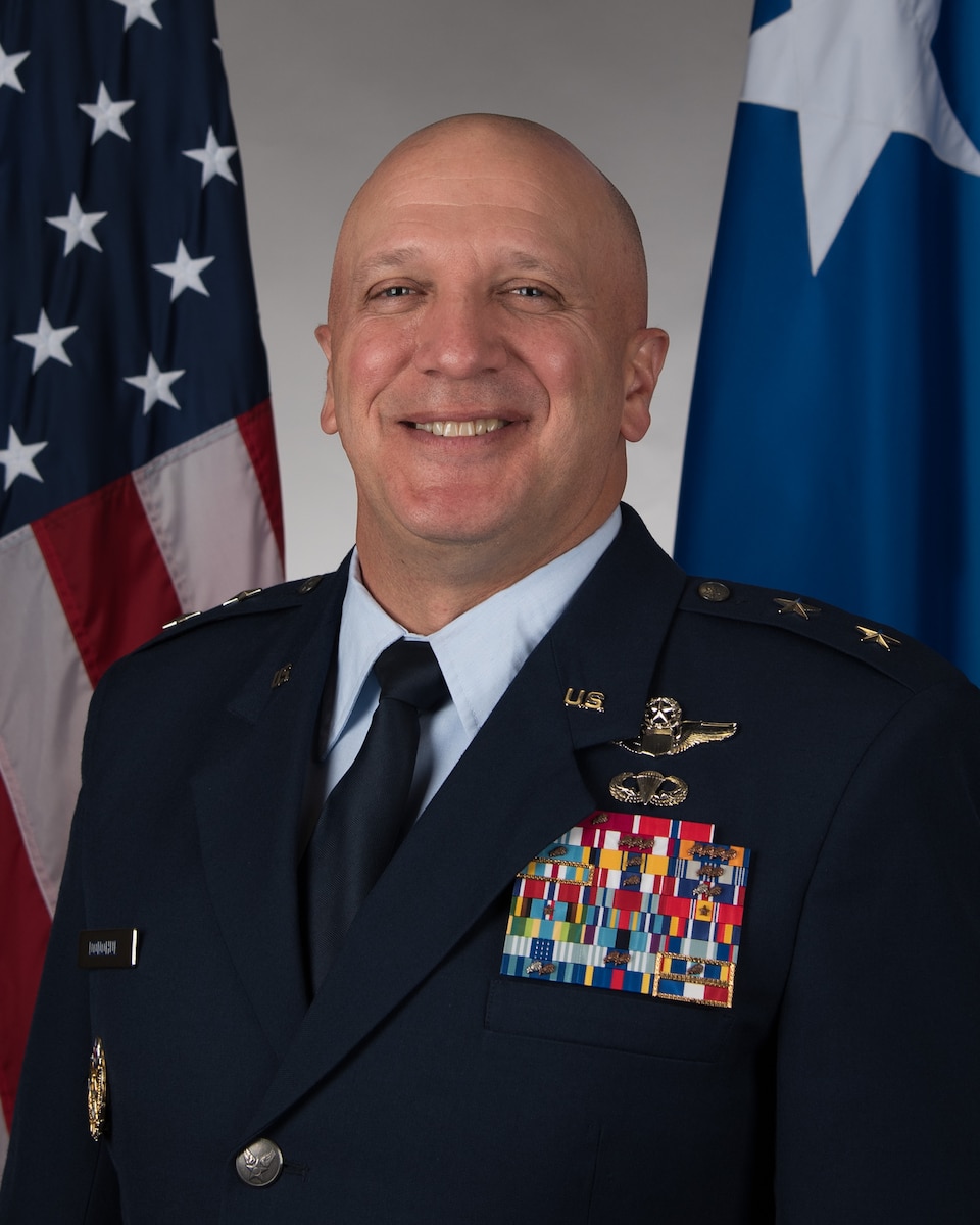 Official photo of Maj. Gen. Gerald Donohue.