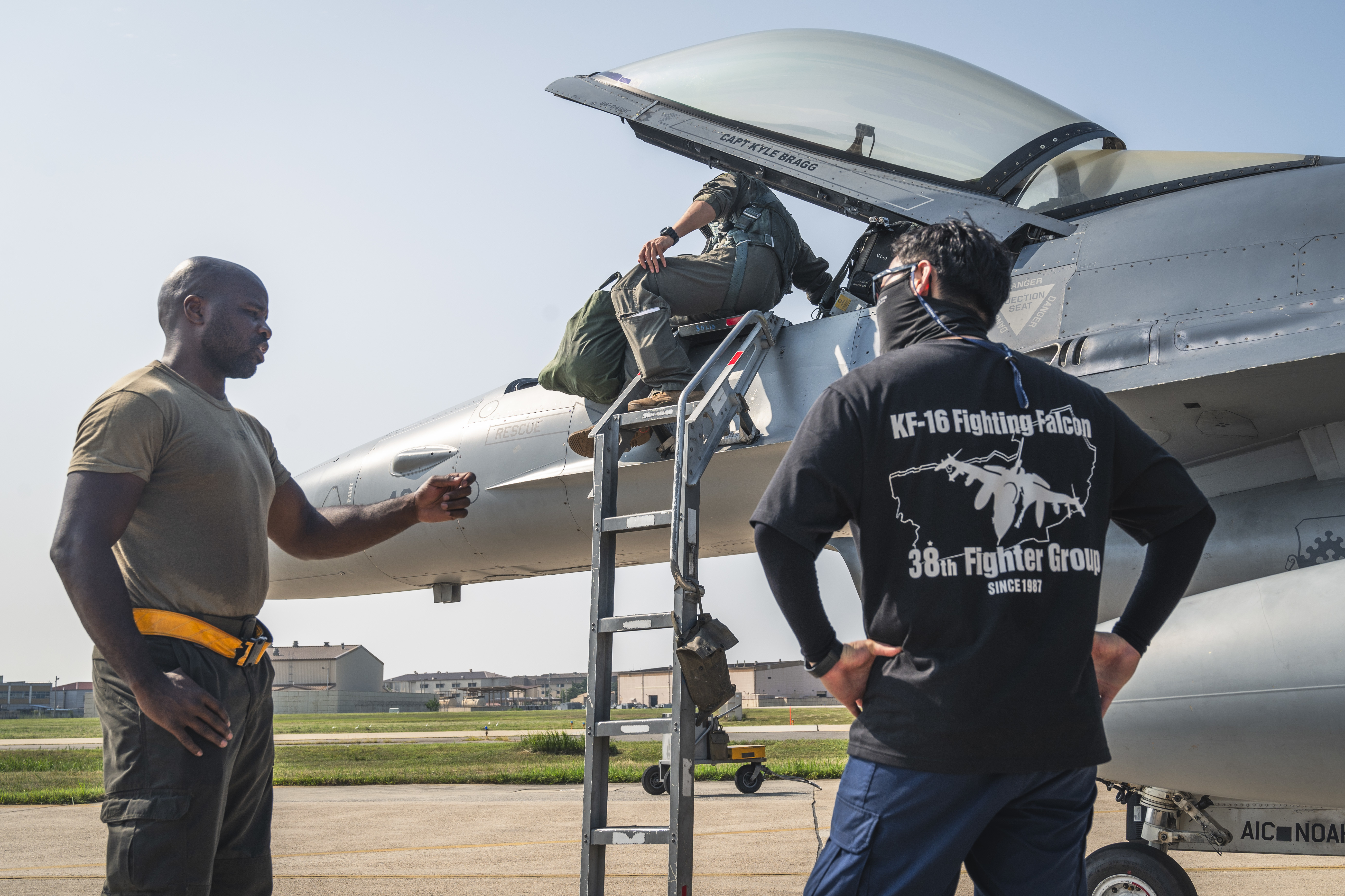 The Wolf Pack sustains operations around the clock > Kunsan