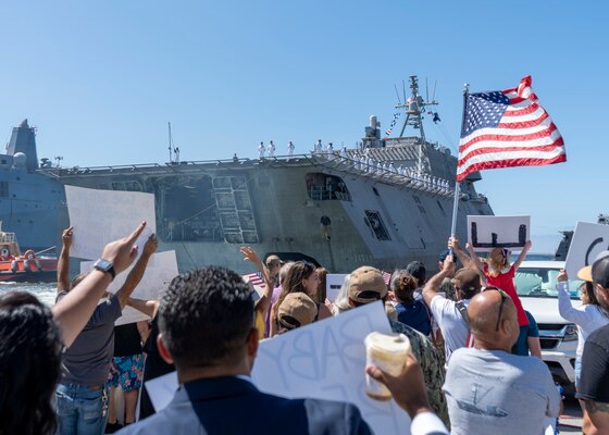 USS Manchester (LCS 14) returns to homeport at Naval Base San Diego.