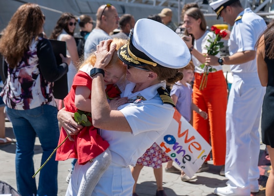 USS Manchester (LCS 14) returns to homeport at Naval Base San Diego.