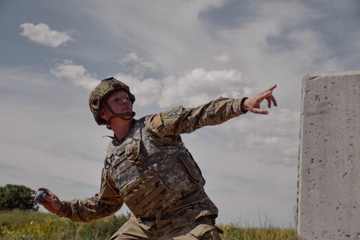  Soldiers with the 1st Space Brigade host guardians with Space Delta 9, Delta 6 and Delta 7, United States Space Force, for M67 grenade qualification at Fort Carson, Colorado, on Aug. 28, allowing the guardians a rare shot at close combat tactics. (U.S. Army photo by Brooke Nevins)