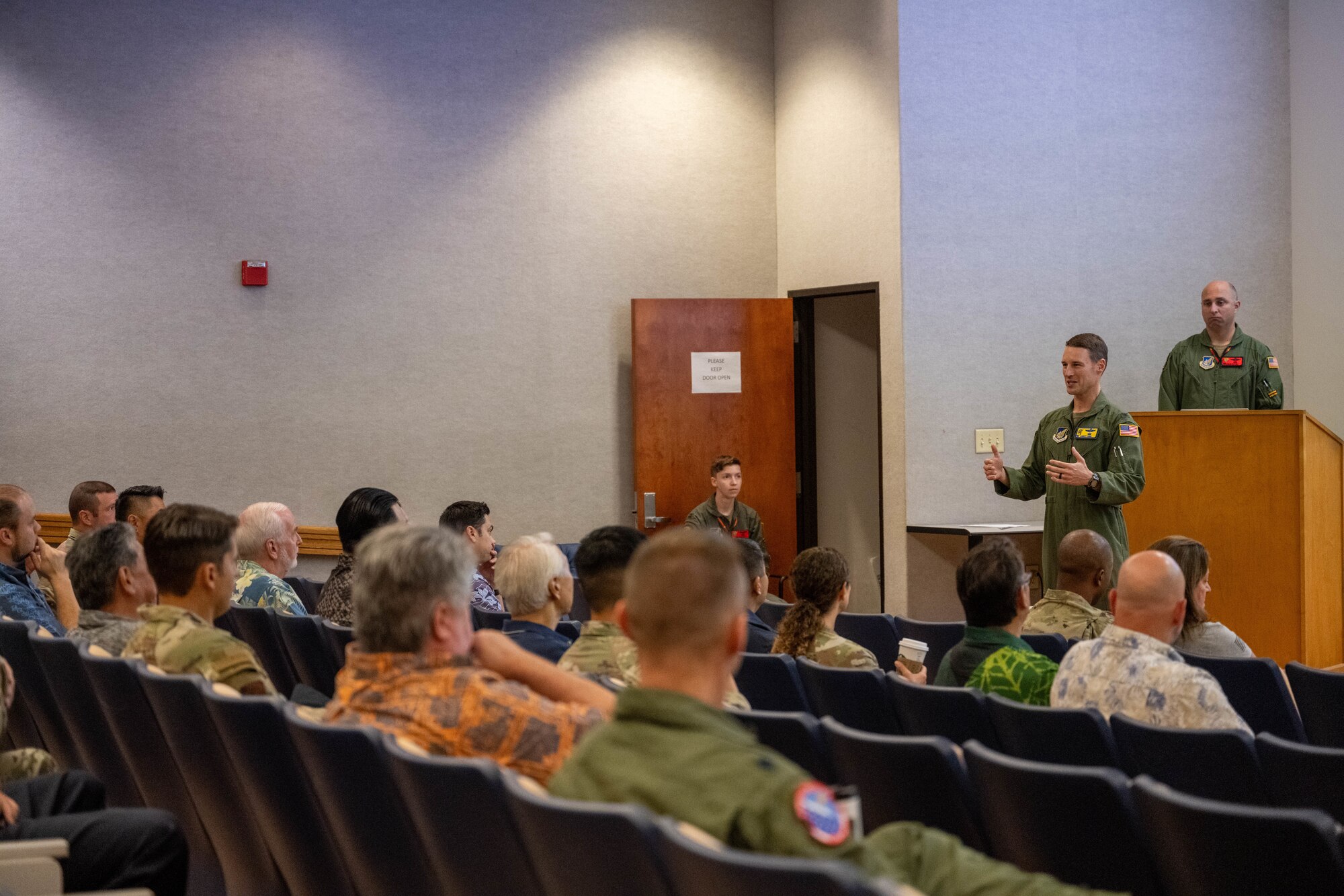 Commander briefs honorary commanders.