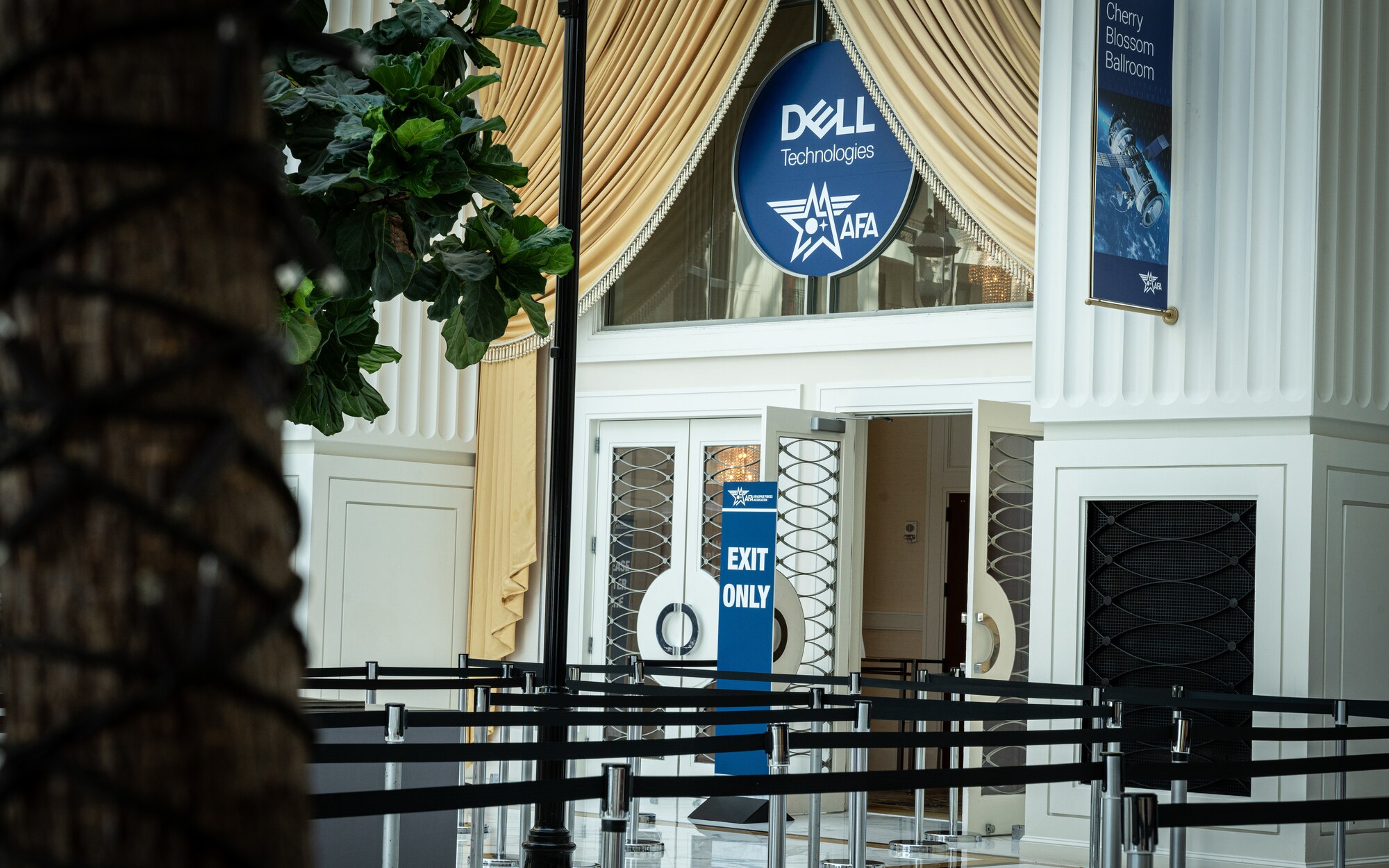 a photo of the registration entrance